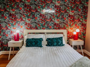 Whitehall Square Apartments- Queen's Quarters